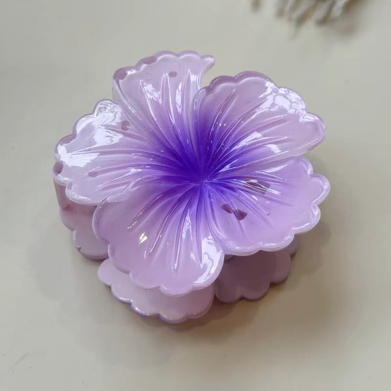 Blomformad hårklämma – färgglad accessoar