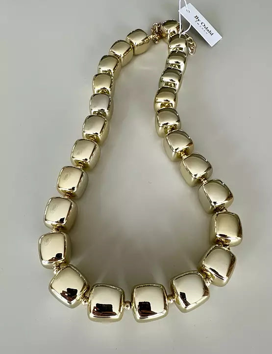 Halsband med marmorerade pärlor