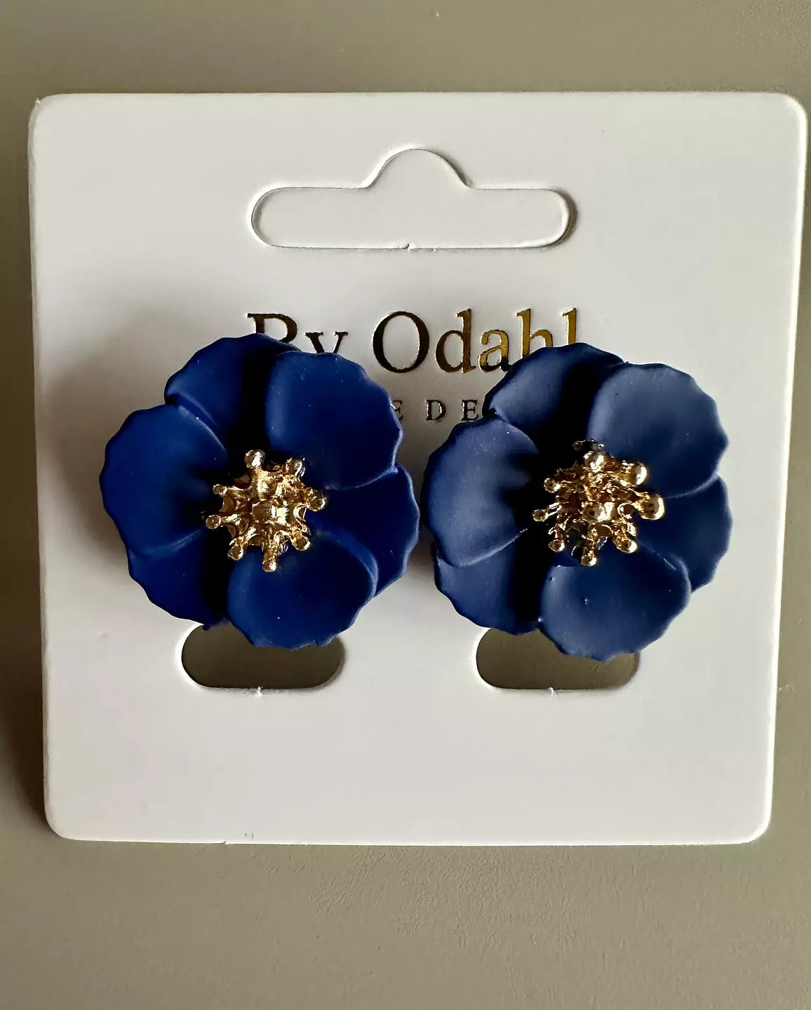 Färgglada blomörhängen