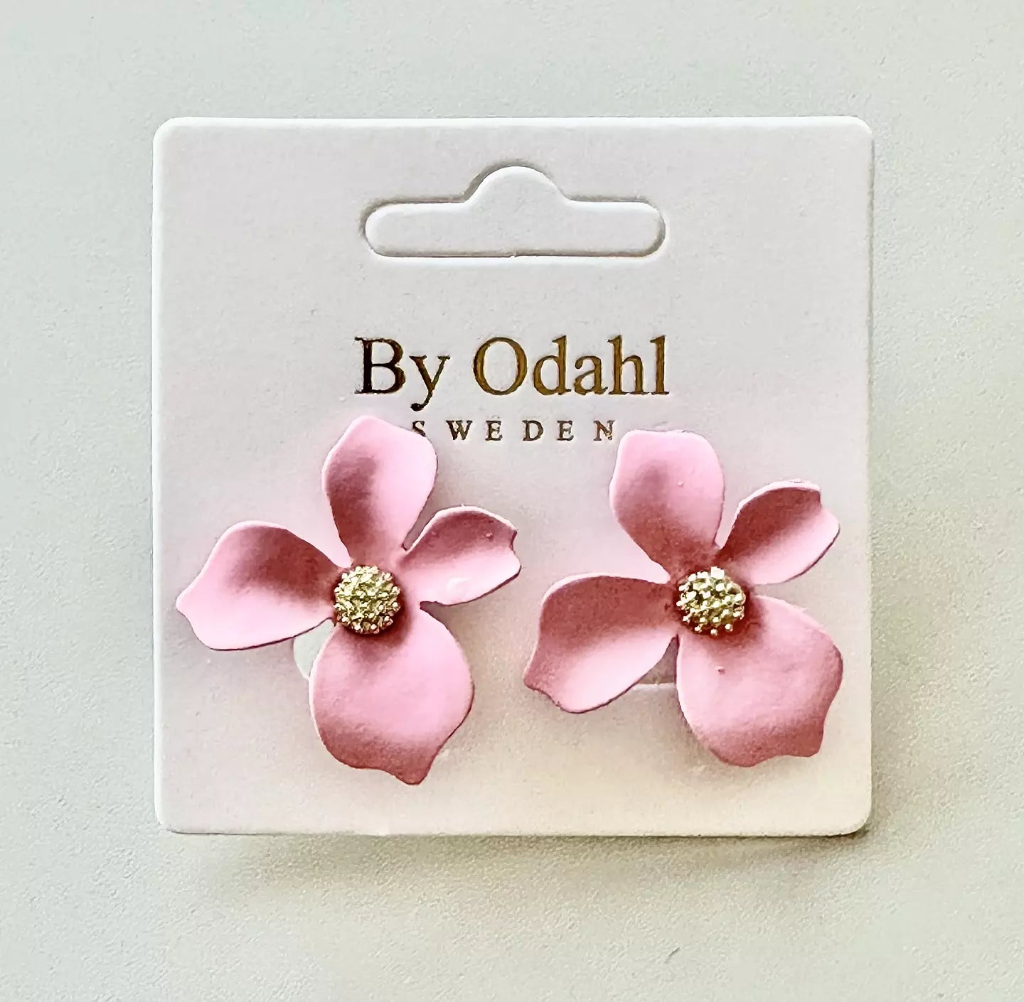 Färgglada blomörhängen