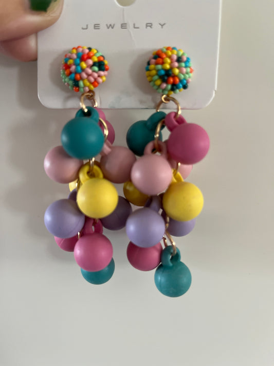 Mixade bubbel örhängen i blått, rosa och gult – färgglada och roliga