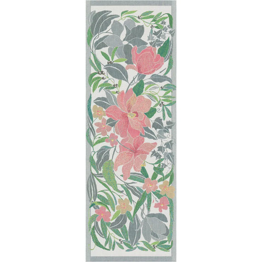 Ekelund bordslöpare Pion 35x100 cm med blommönster i rosa och gröna toner på vit bakgrund