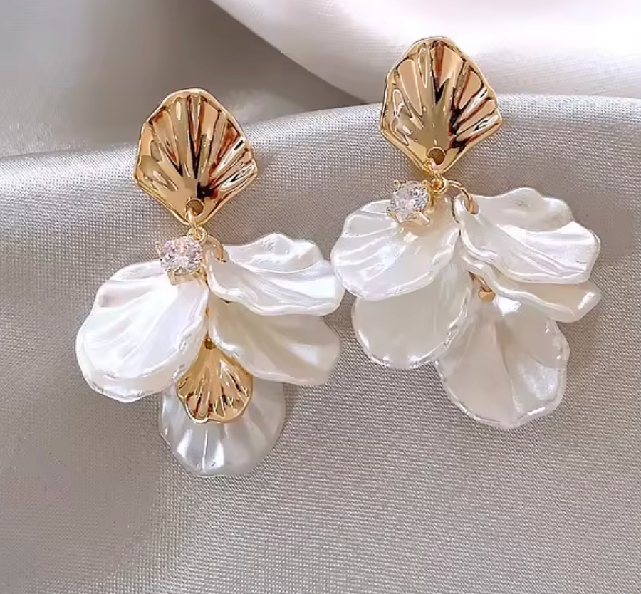 Små Pärlemo Lövörhängen