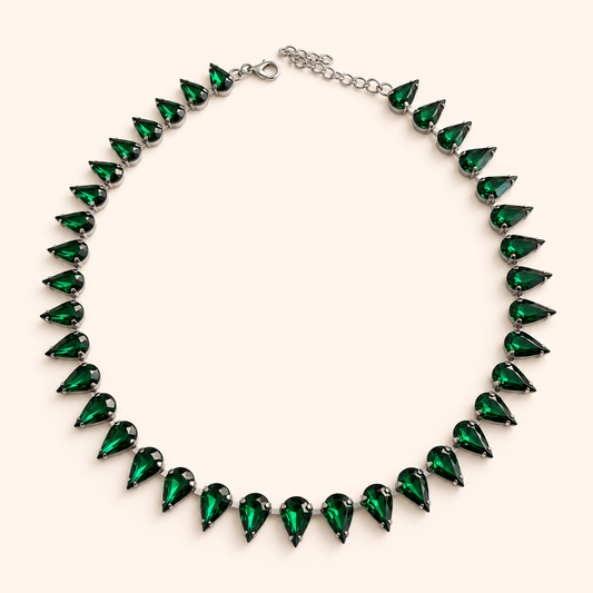 Prisma – Halsband med droppformade stenar