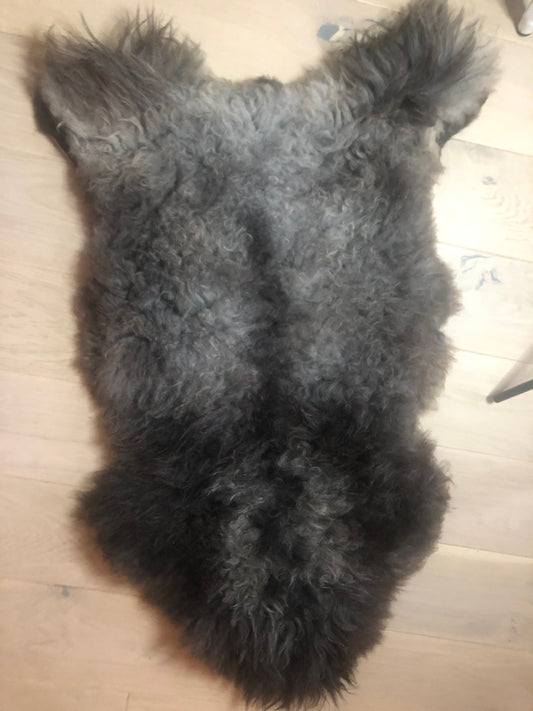 Svenskt lammskinn - Rakhårigt Grått