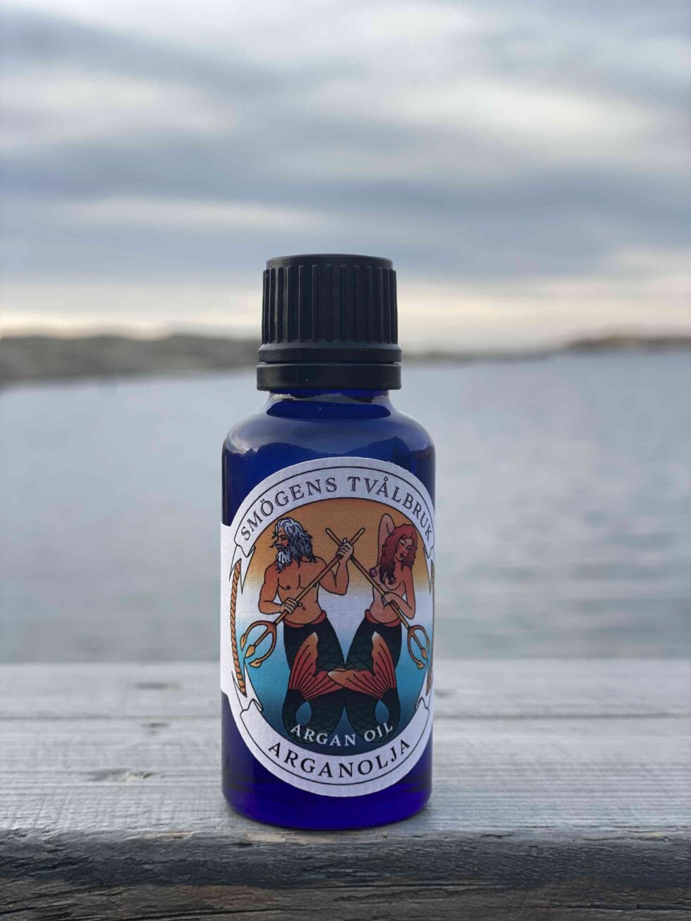 Flaska med ren arganolja från Smögens Tvålbruk, 30 ml, för vård av hår och hud.