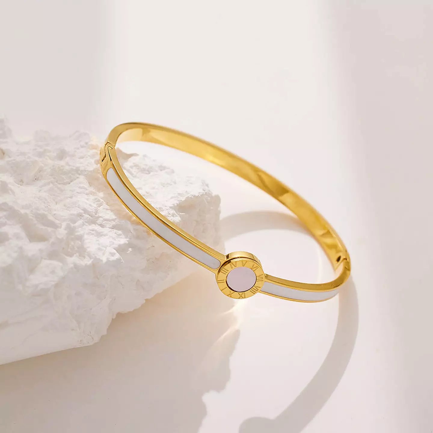Armband i Guldfärgad stål