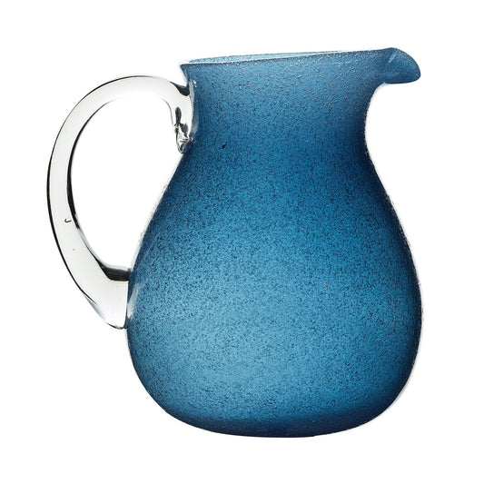Memento glaskaraff i djupblått glas med handtag. Handgjord med luftbubblor i glaset, 1,6 liter.