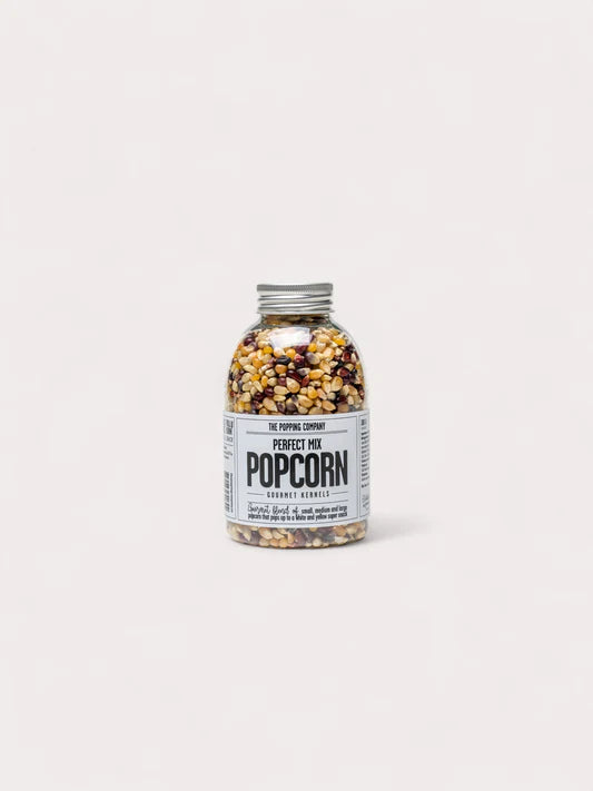 Popcorn tjänor med en mix av the popping companys sortiment. 