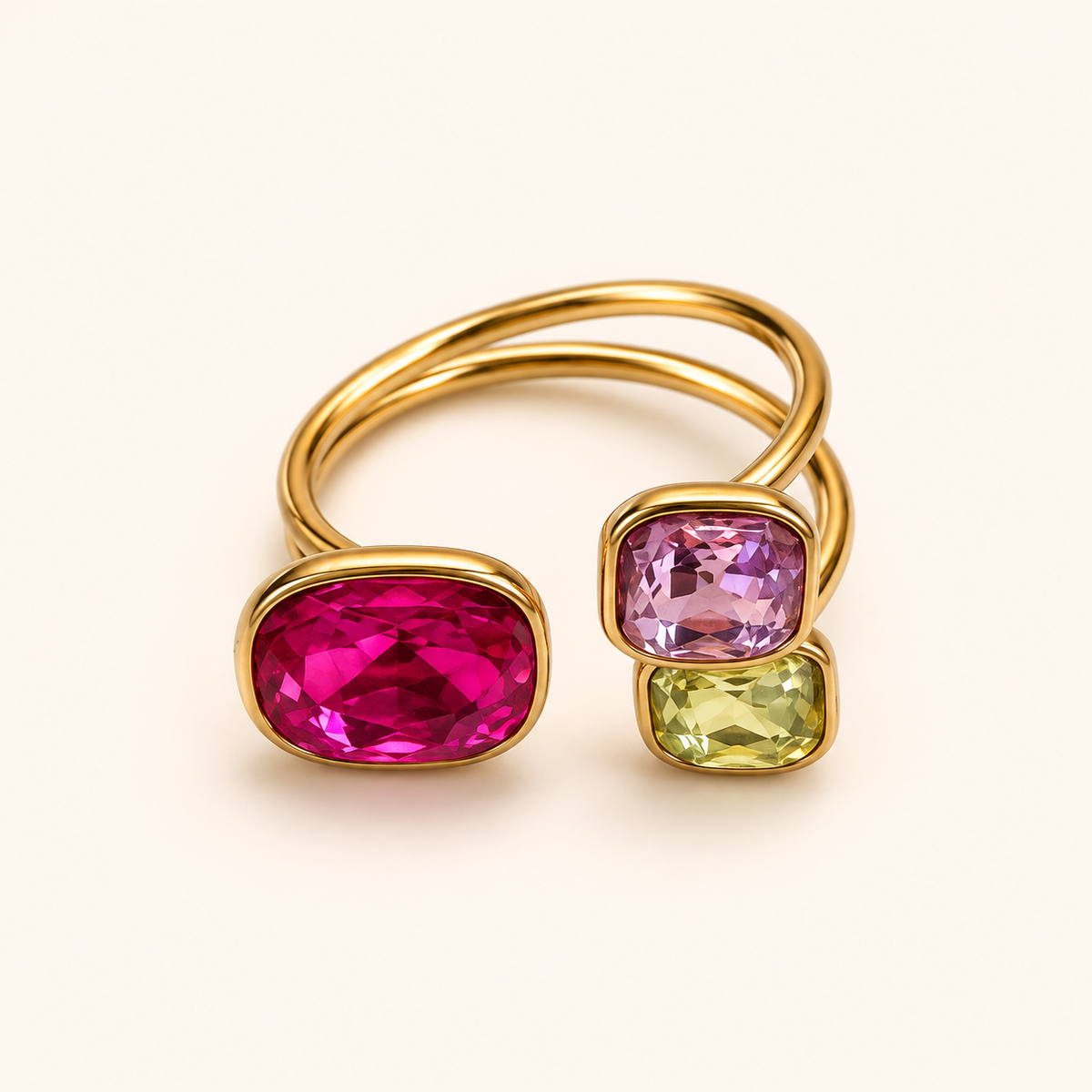 Color Trio – Justerbar ring med tre gnistrande stenar
